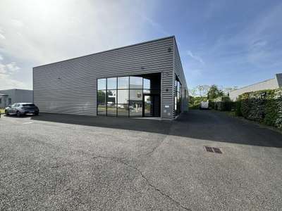 A vendre bâtiment 1043m² ZA Saint-Médard-en-Jalles
