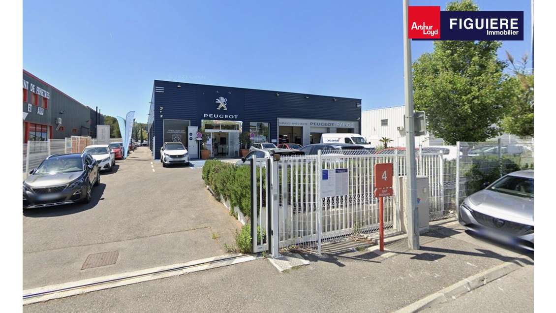 AV local d'activité 997m² à St Mitre les Remparts