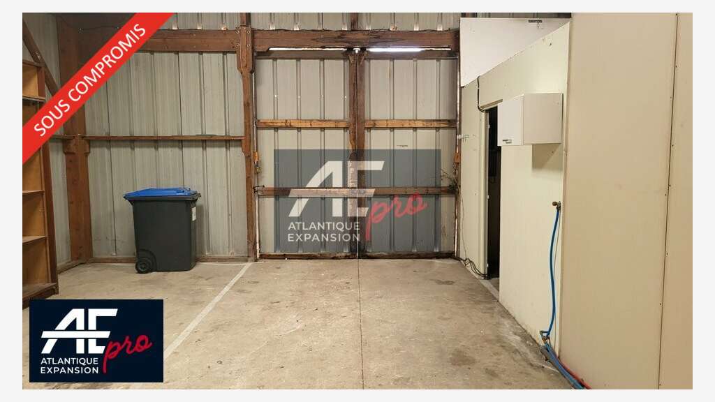 Entrepôt 168m² à vendre à l'entrée de St Nazaire