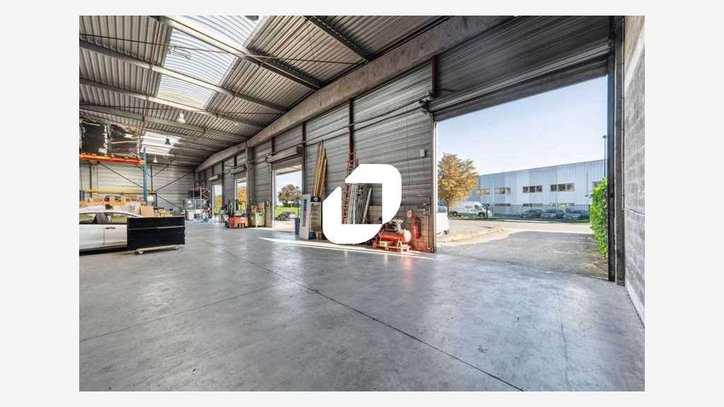 Vente Local d'activité 2478m² Saint ouen l'aumone