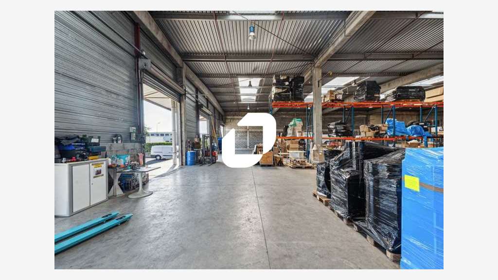 Vente Local d'activité 2478m² Saint ouen l'aumone