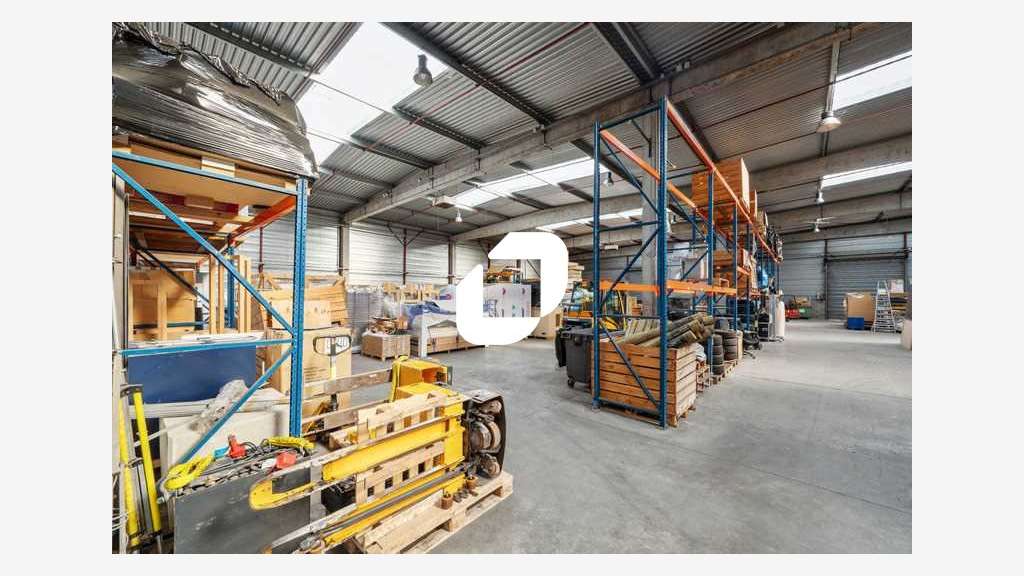 Vente Local d'activité 2478m² Saint ouen l'aumone