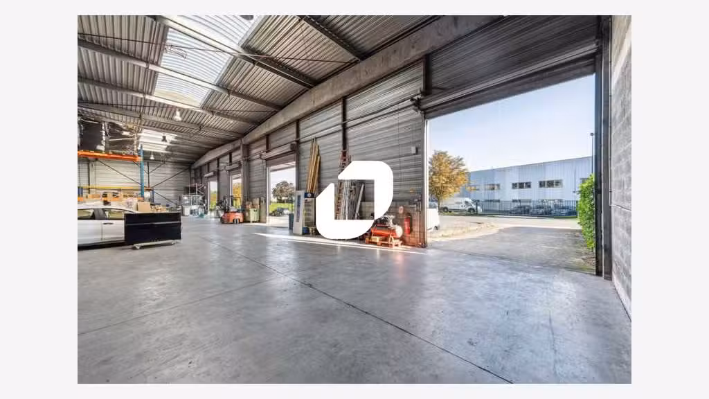 Vente Local d'activité 2478m² Saint ouen l'aumone