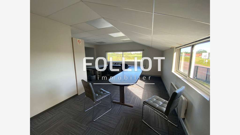 AV entrepôt 1000m² Saint-Pierre-de-Coutances
