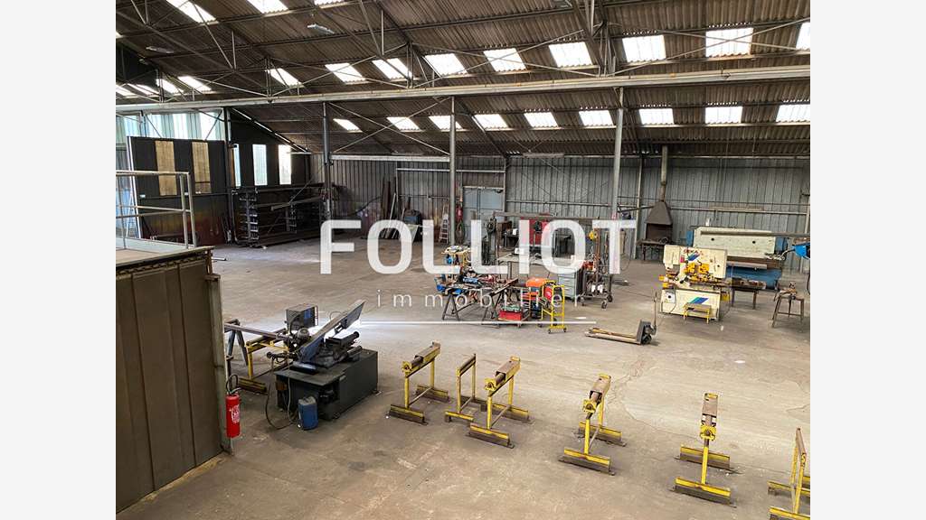 AV entrepôt 1000m² Saint-Pierre-de-Coutances