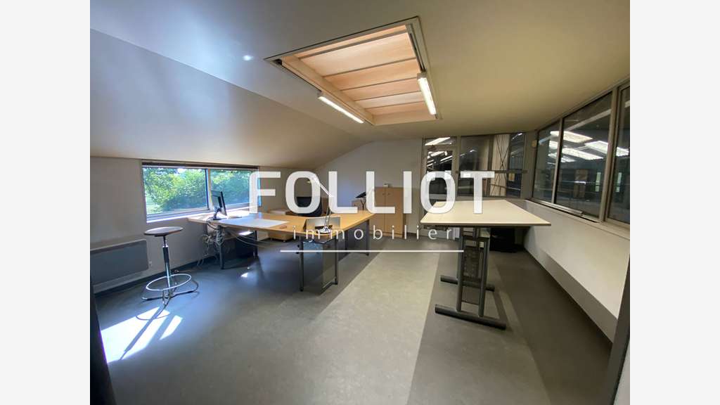 AV entrepôt 1000m² Saint-Pierre-de-Coutances