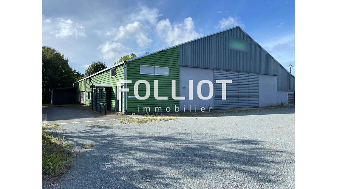 AV entrepôt 1000m² Saint-Pierre-de-Coutances