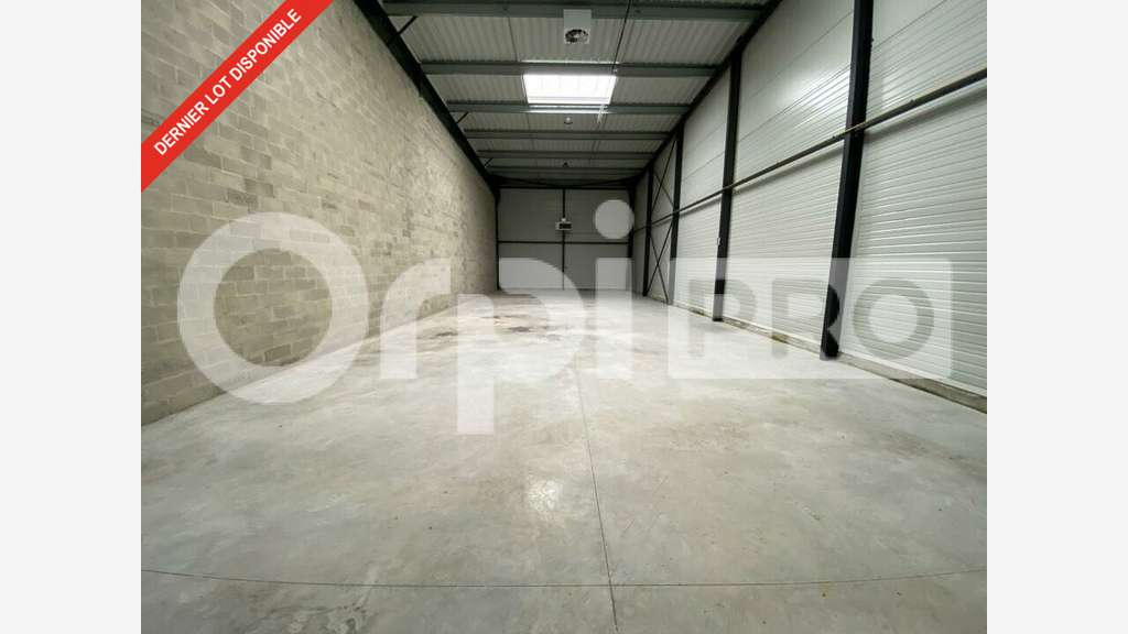 AV locaux activités 457m² Saint-Pierre-du-Perray