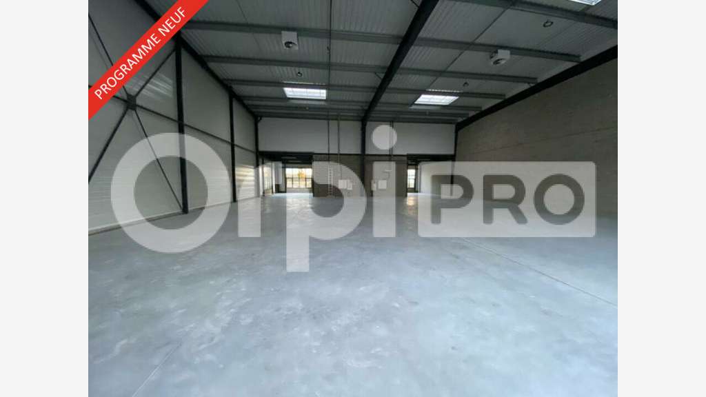 AV locaux activités 457m² Saint-Pierre-du-Perray