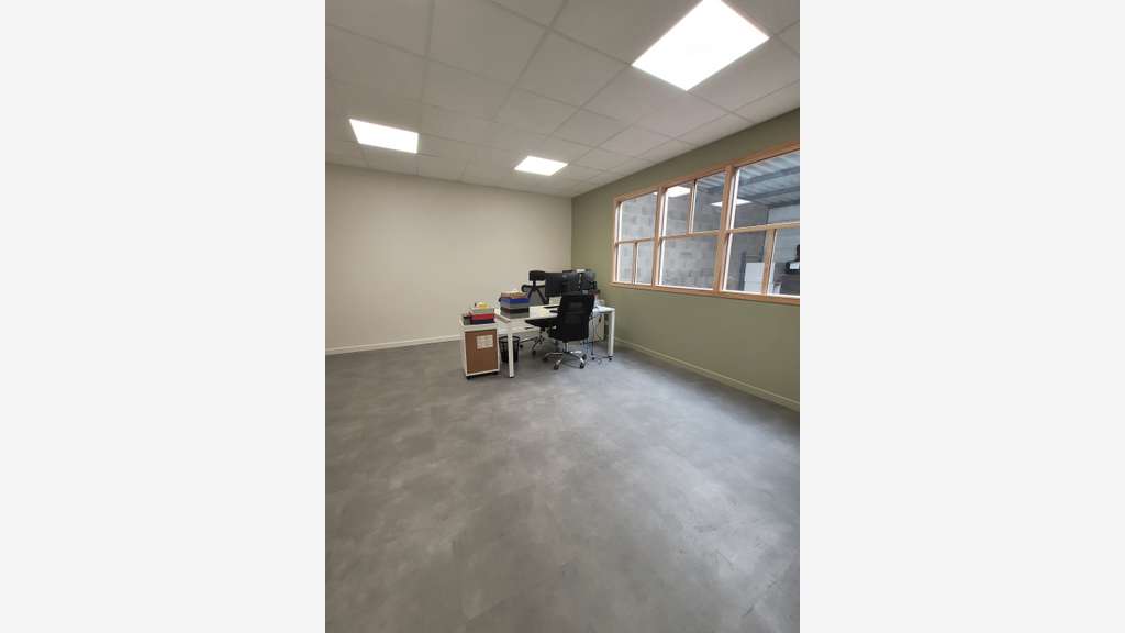 Vente local d'activité 400m² St-Quentin-Fallavier