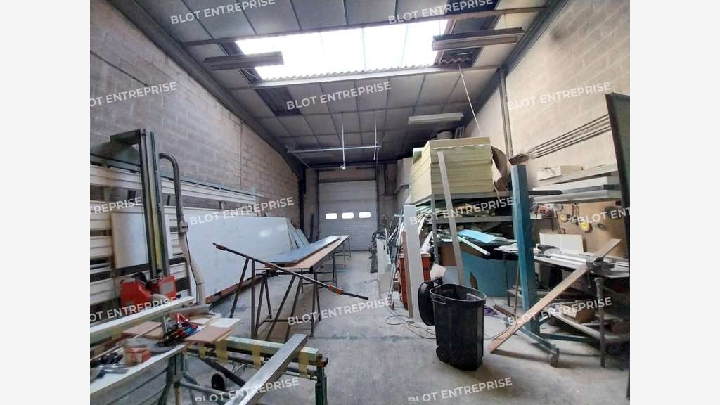 A vendre local d'activités 975m² à Saint-Samson 
