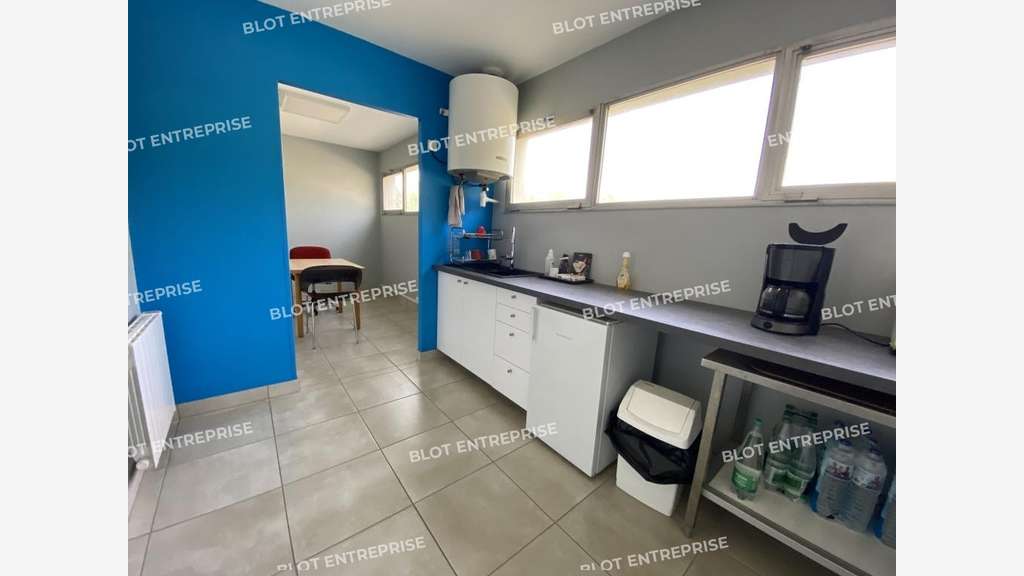 A vendre local d'activités 975m² à Saint-Samson 