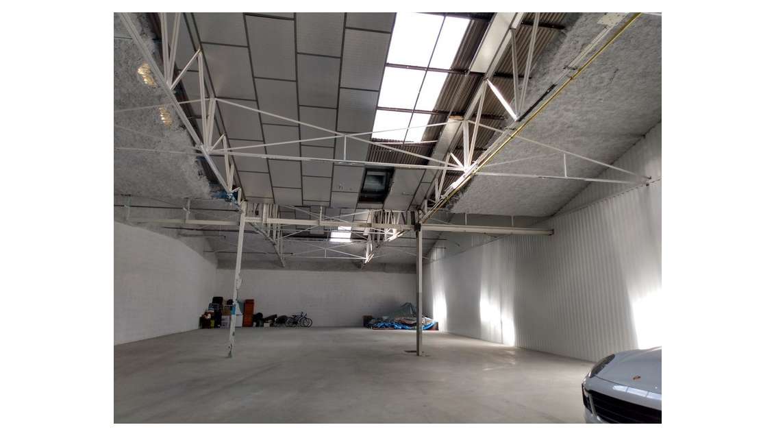 Vente INVESTISSEUR local industriel 610m² loué