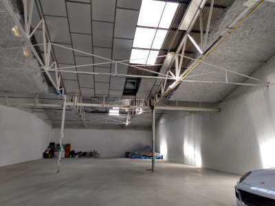 Vente INVESTISSEUR local industriel 610m² loué