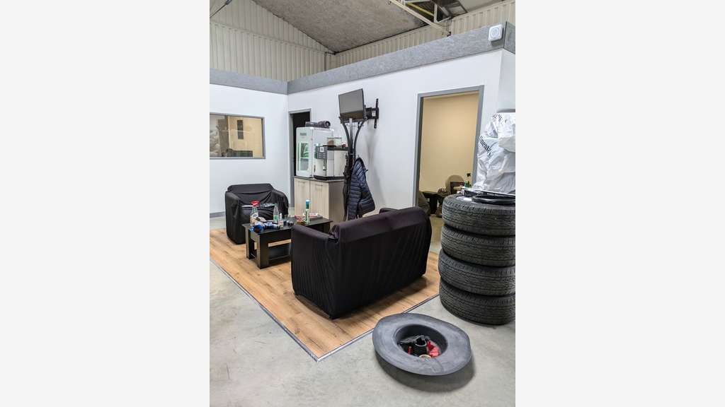 Vente INVESTISSEUR local industriel 610m² loué