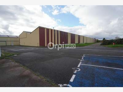 Ensemble immobilier se décompose de : 9900M2