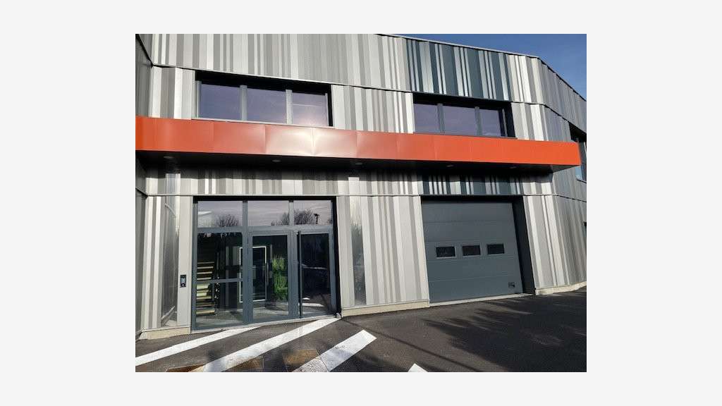 AV local d'activité 127.40m² à Sillingy