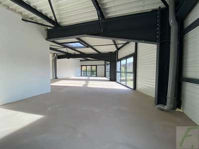 AV local d'activité 234.29m² à Sillingy