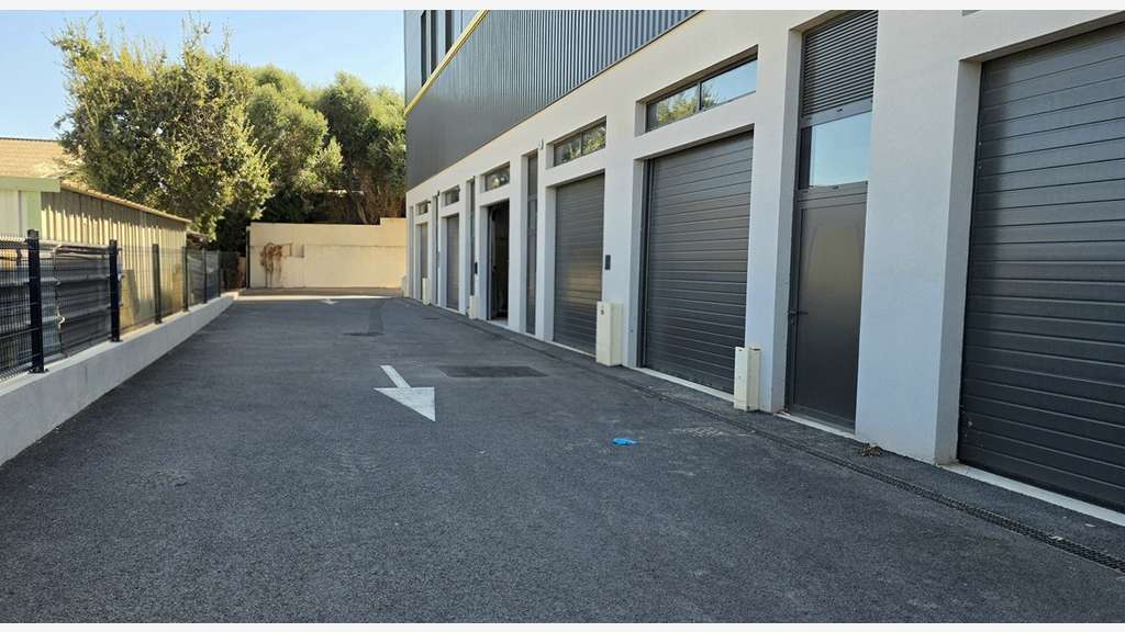 Vente local d'activité 135m² ZA Six Fours