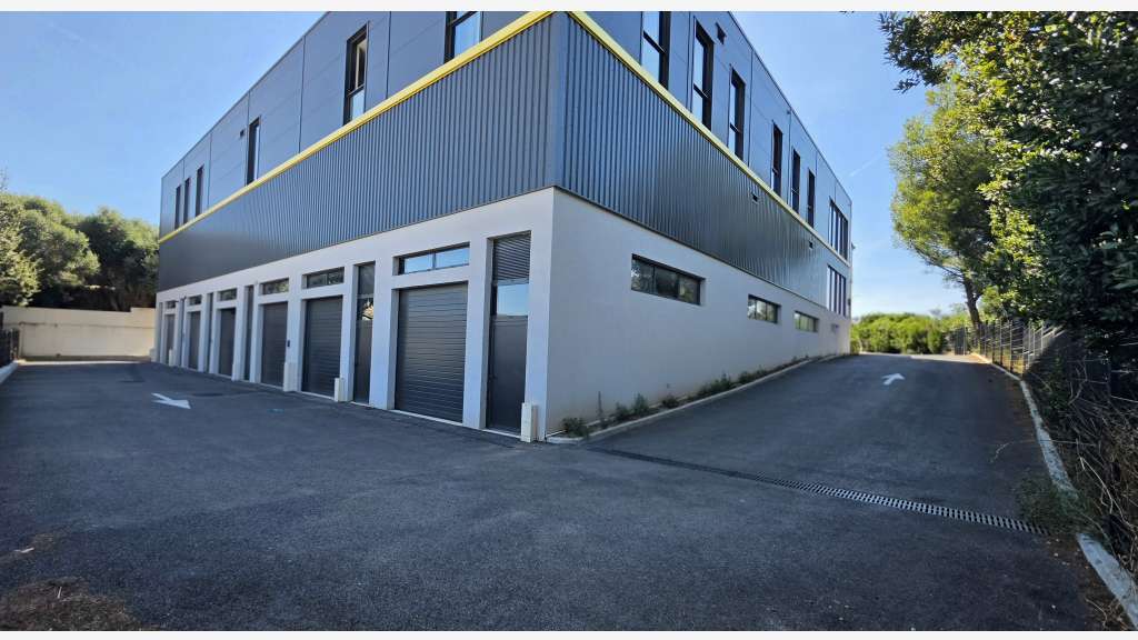 Vente local d'activité 135m² ZA Six Fours