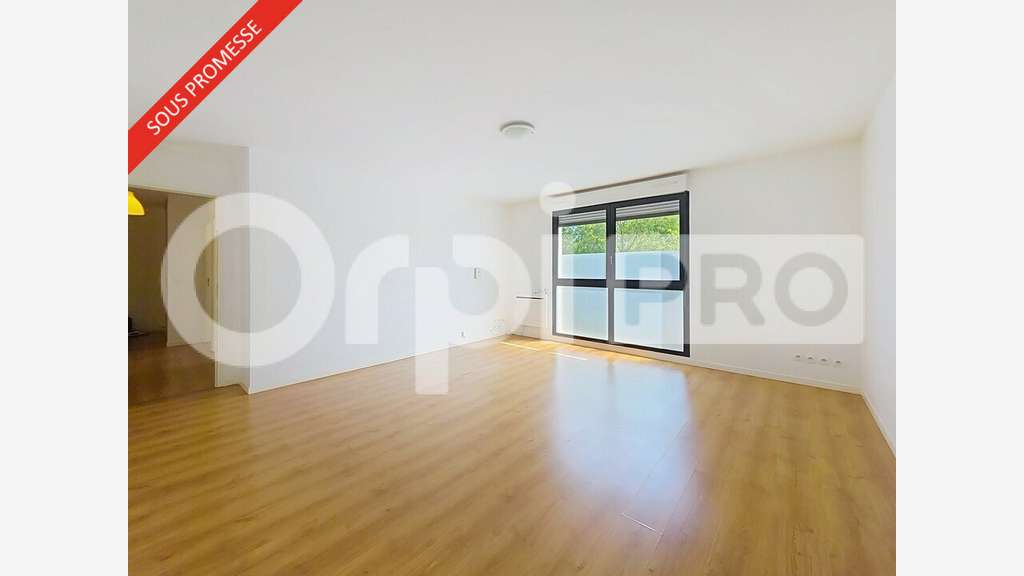 AV local professionnel de 73m² en RDC à Soissons