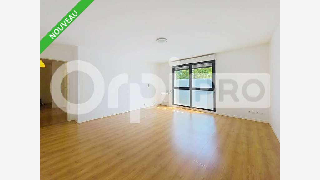 AV local professionnel de 73m² en RDC à Soissons