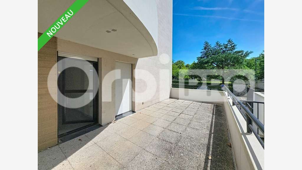 AV local professionnel de 73m² en RDC à Soissons
