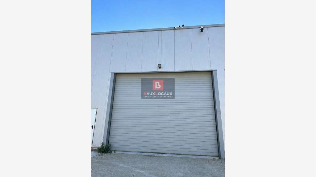 Entrepôt logistique 380m² à vendre à Sorgues