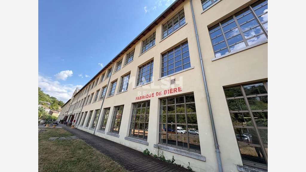 A vendre bâtiment d'activités de 2 176m² à Tarare