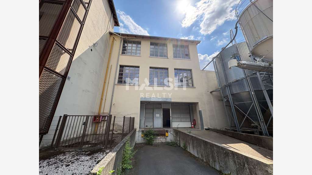 A vendre bâtiment d'activités de 2 176m² à Tarare