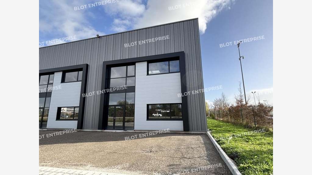 AV locaux d'activités 581m² à Thouaré-sur-Loire