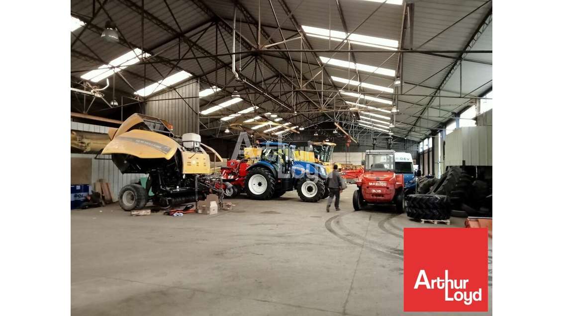 Local d'activité 4200m² à vendre à Thouars
