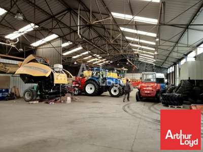 Local d'activité 4200m² à vendre à Thouars