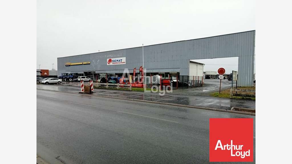 Local d'activité 4200m² à vendre à Thouars