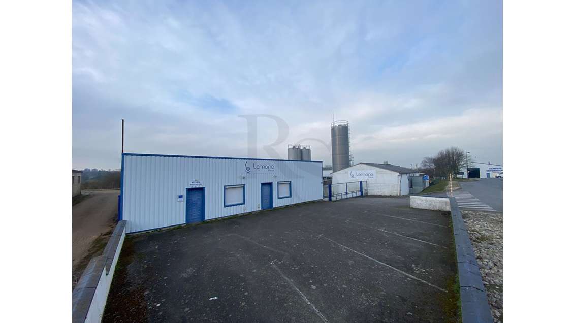 A vendre usine 1465m² à Tinchebray Bocage