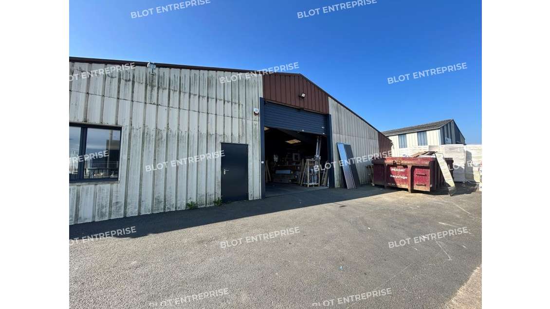 A vendre bâtiment indépendant 657m² à Tinteniac