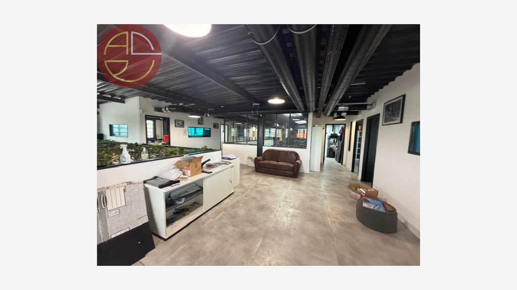 A vendre dépôt 700m² à Toulouse Sud-Ouest Lardenne