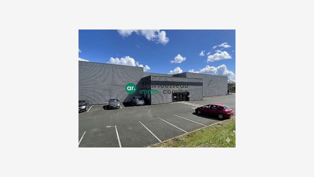 AV bâtiment industriel 2421m² Trélazé zone indus