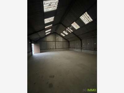 Vente bâtiment de 150m² à Tribehou empl strat.