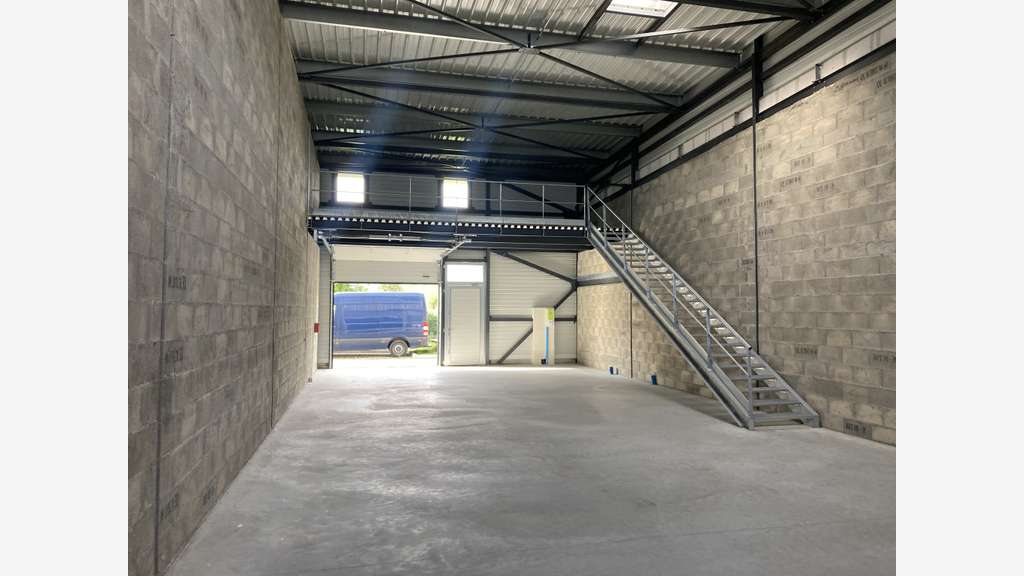 Local d'activités neuf 185m² à vendre à Ustaritz