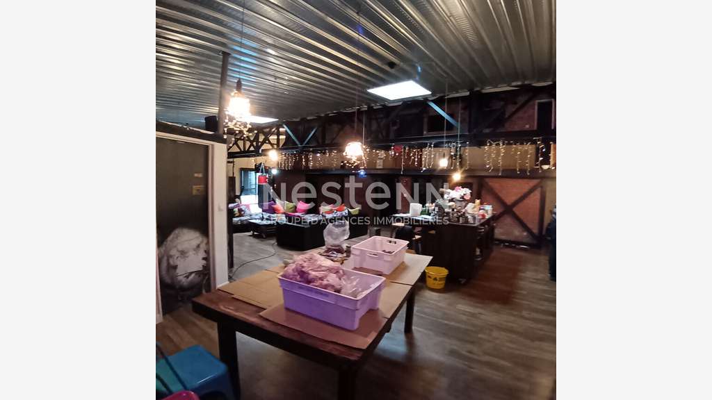 AV local professionnel 220m² hyper centre Vannes
