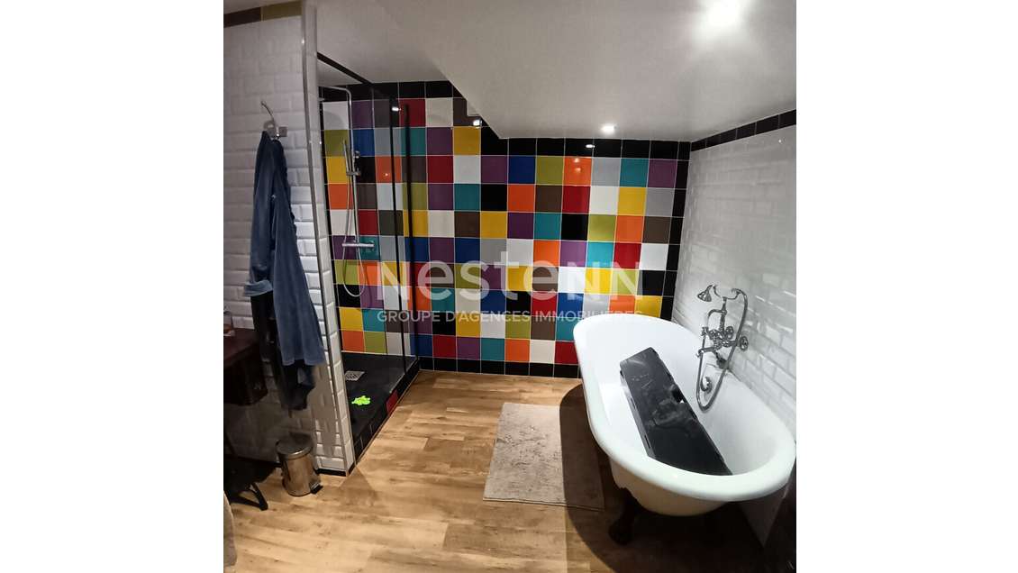 AV local professionnel 220m² hyper centre Vannes