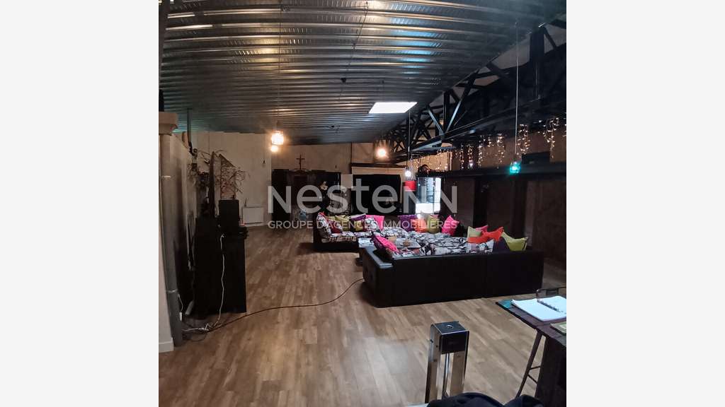 AV local professionnel 220m² hyper centre Vannes