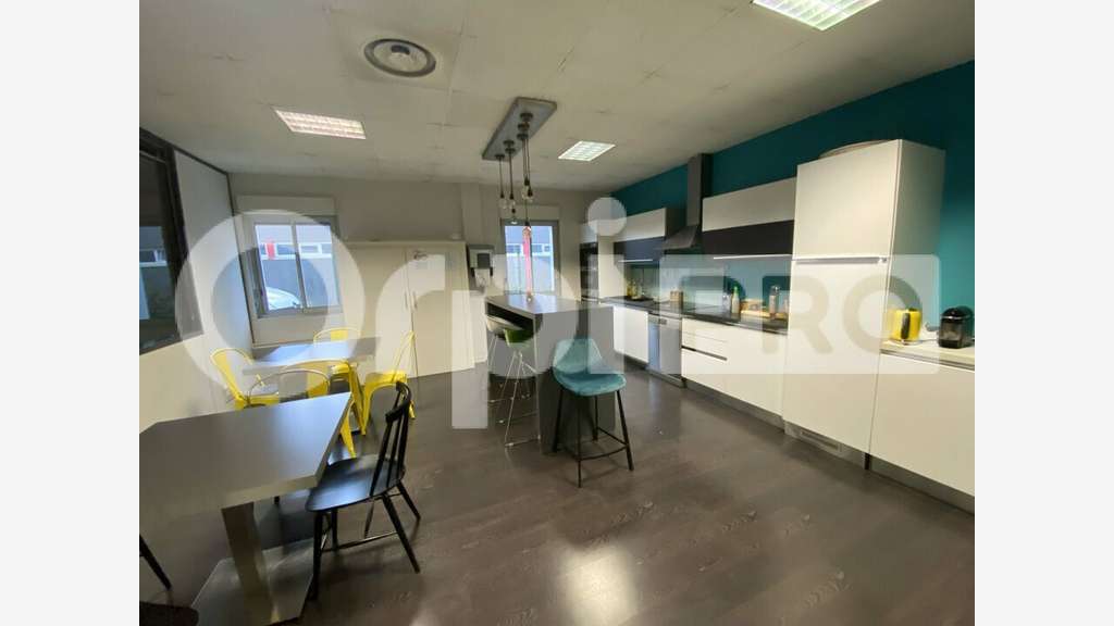 Vente local d'activité 982m² à Vaulx-en-Velin
