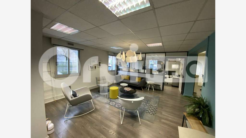 Vente local d'activité 982m² à Vaulx-en-Velin