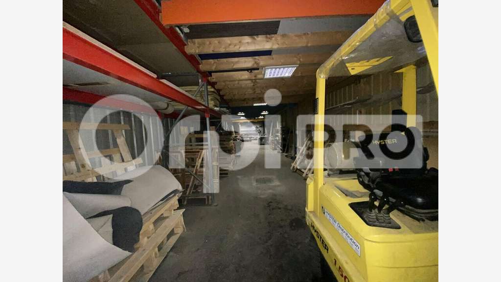 Vente local d'activité 982m² à Vaulx-en-Velin