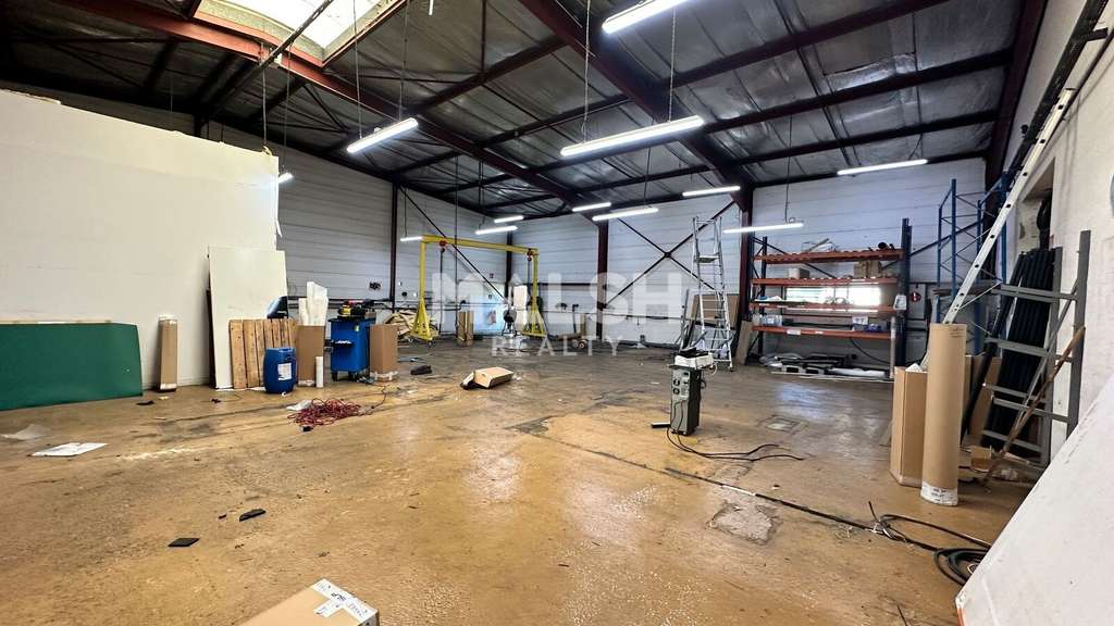 Bâtiment d'activités indépendant à VAULX EN VELIN