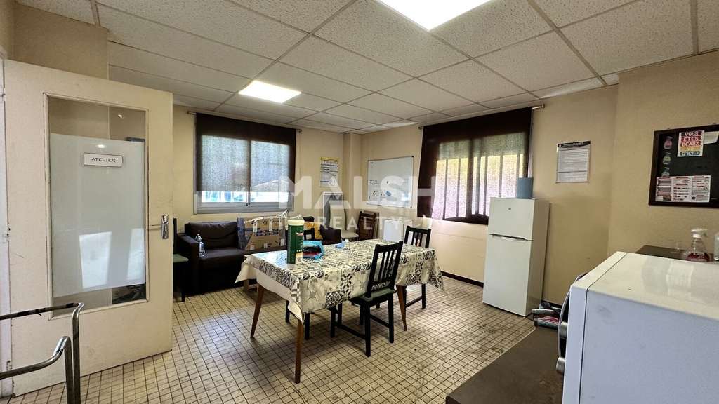Bâtiment d'activités indépendant à VAULX EN VELIN