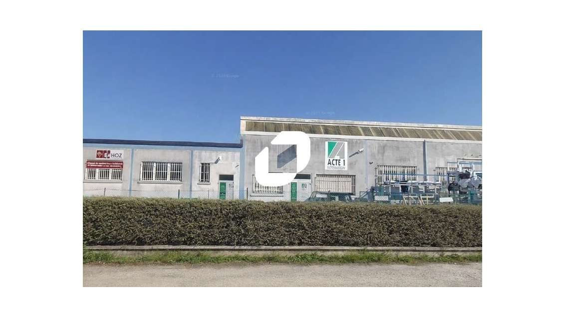 Vente Local d'activité 1338m² Vaux le penil