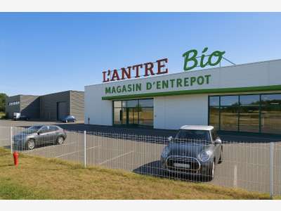 Entrepôt de 1380m² à vendre à Beychac et Caillau